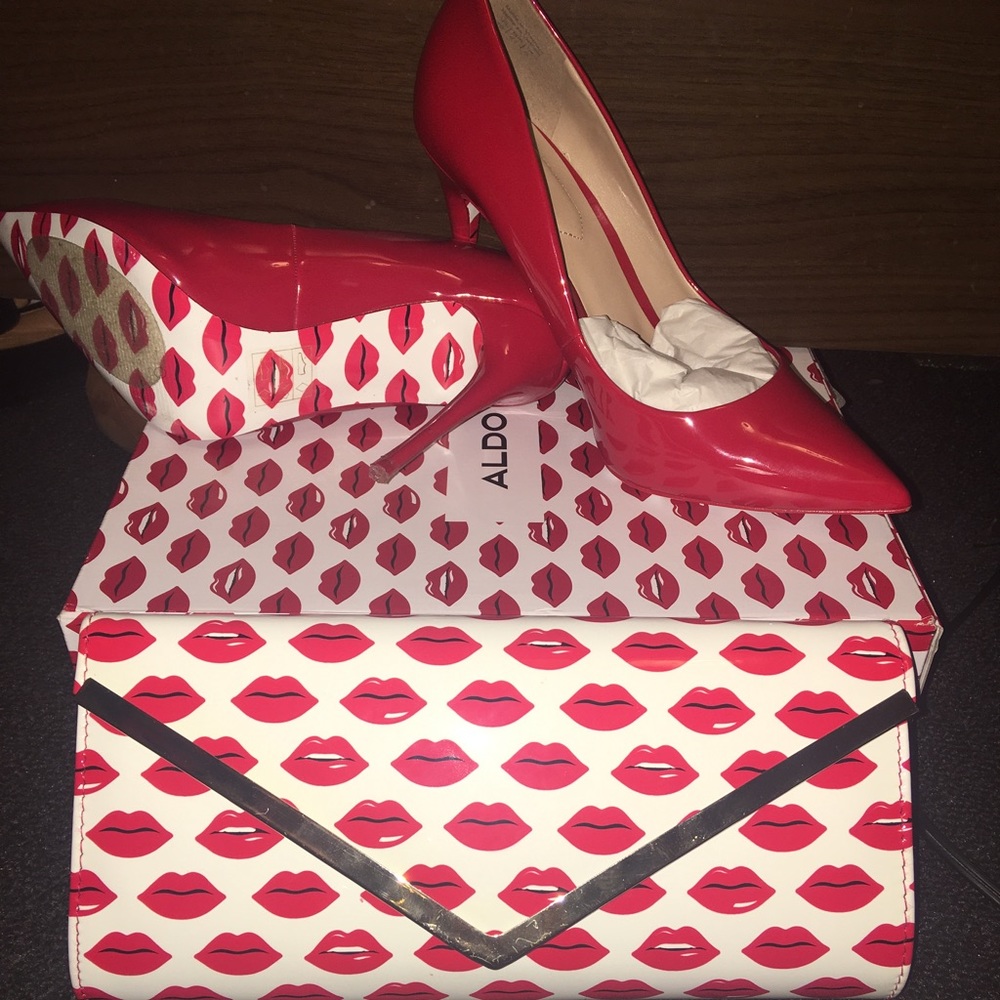 Red pump
